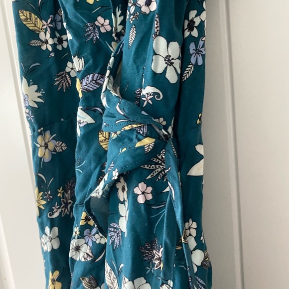 MOSSIMO FLORAL DRESS - Picture 2 of 4